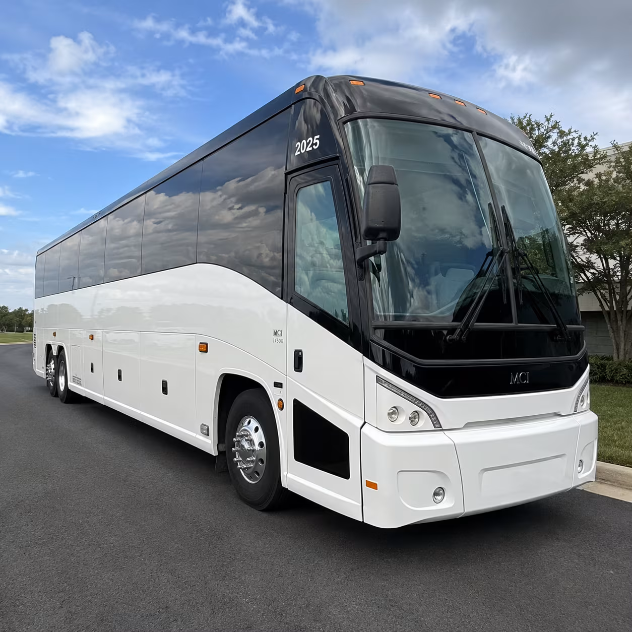 wedding shuttles to hidden lake gardens and lenawee county venues